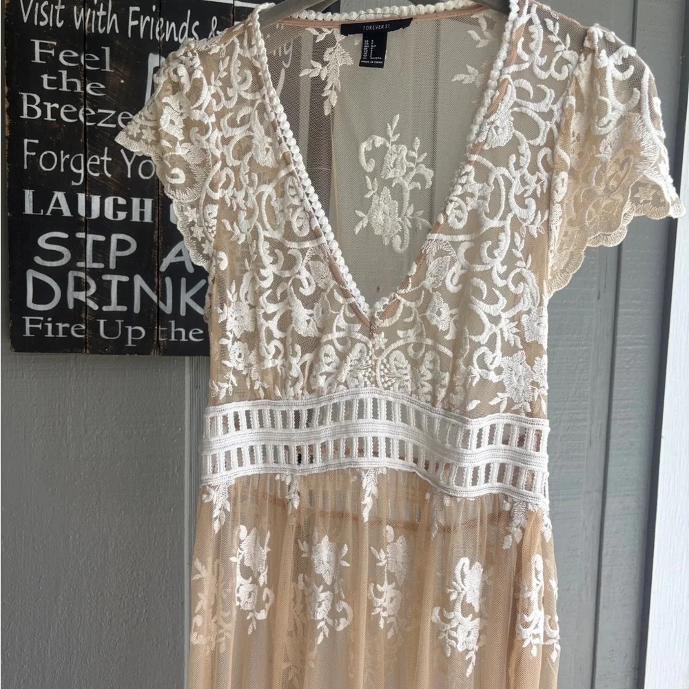 NWOT, Forever 21 Tan Pink Flutter Sleeve V-Neck Mesh Embroidered Gown - Picture 5 of 9